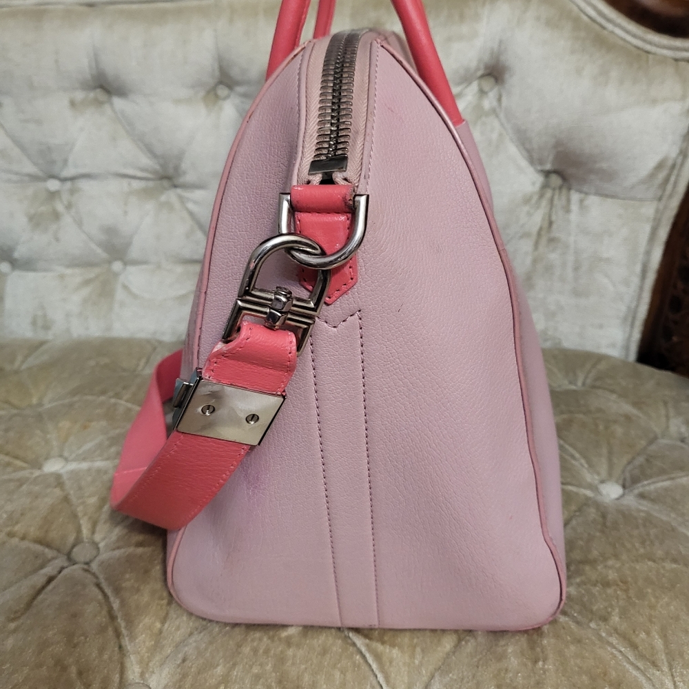 (SOLD)Authentic Givenchy Antigona GM in blush pink - Picture 4 of 11